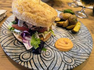 Hamburguesa de la casa at Temple Natura in Mallorca