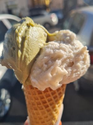 Pistachio and banana/coconut at Misciolgo in Milan