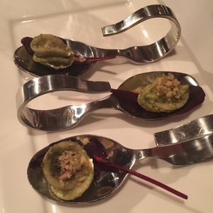Walnut-pesto Amuse at Gare du Nord in Rotterdam