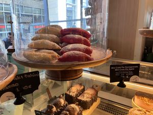 Mini Kreata Pie in zwei Geschmacksrichtungen und Schokowaffelstangen  at Athena - Cafe Bakery Deli in Offenbach