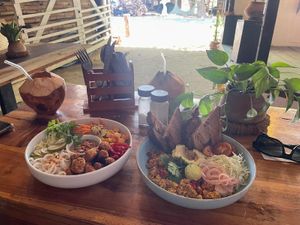 Tofu noodle satay bowl & scrambled tofu bowl at Soul Bay in Arugam Bay
