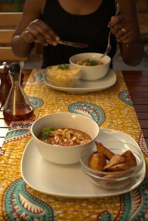 Fresh vegetables with a peanutsauce and crispy plantain (vegan) at Tamu Sana in Linz