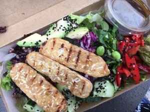 Sushi Bowl with Tempeh at The Blissful Carrot in Macau