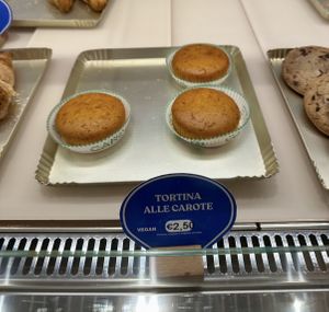 Vegan carrot cake  at bar italico in Toscana