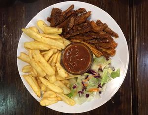 Barbecue-s szejtántál (2000 Ft) - nagyon finom és bőséges adag. Ajánlom hozzá a termelői mustot. at Kozmosz Vegan Etterem in Budapest