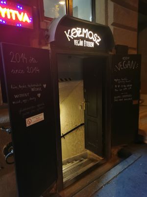 Entrance at Kozmosz Vegan Etterem in Budapest