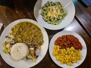 On en redemande ! at Kozmosz Vegan Etterem in Budapest