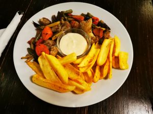 Oven-baked veggie plate at Kozmosz Vegan Etterem in Budapest