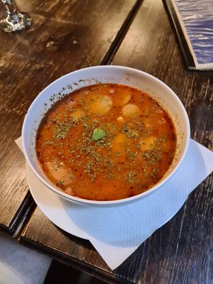 Bohnengulaschsuppe at Kozmosz Vegan Etterem in Budapest