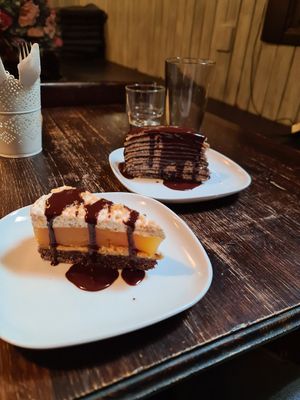 Nachtisch: Peanutcake and Pancakecake with Chocolate at Kozmosz Vegan Etterem in Budapest
