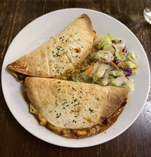 Quesedilla, a bit weird that kurkuma was the dominant flavour  at Kozmosz Vegan Etterem in Budapest