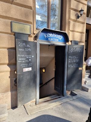 Entrance at Kozmosz Vegan Etterem in Budapest