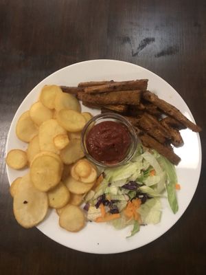 Barbecue seitan dish at Kozmosz Vegan Etterem in Budapest