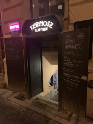 Entrance at Kozmosz Vegan Etterem in Budapest