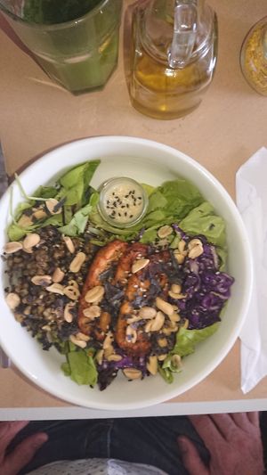 Asia tempeh bowl at PURA in San Isidro