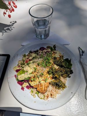 Bowl balanceado at PURA in San Isidro