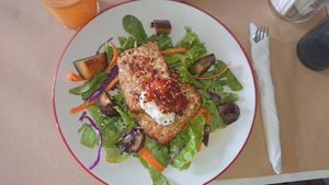 Bife de tempeh at PURA in San Isidro