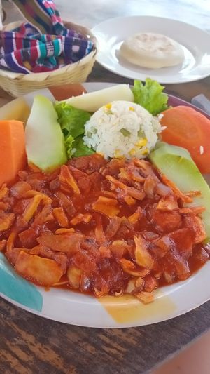 Pepian with pupusas at Mayachik in San Juan La Laguna