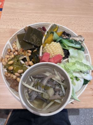 Variety of food (unlimited refills, ¥38)  at Su Man Xiang Vegetarian Buffet (Super Brand Mall Branch) in Shanghai