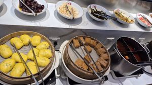 Buffet at Su Man Xiang Vegetarian Buffet (Super Brand Mall Branch) in Shanghai
