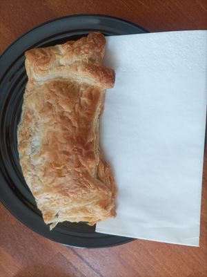 Vegan samosa puff at re:kompany  in Vienna