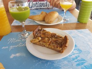 Banana Tarte, Juices and Wholegrain Pastries at Delices Nature in Pointe-a-pitre