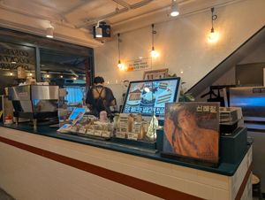  at Coffee at Market - 커피엣마켓 신당중앙시장 in Seoul