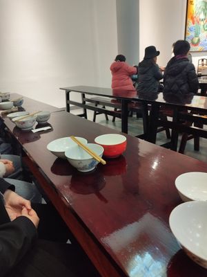 Empty bowls before service at Aidao Nunnery 爱道堂 in Chengdu
