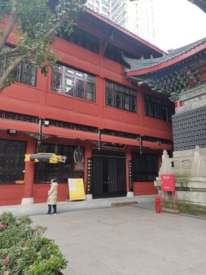 Dining hall entrance at Aidao Nunnery 爱道堂 in Chengdu