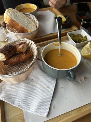 Lentil soup  at Leziz bakkerij en pitta in Vlaanderen