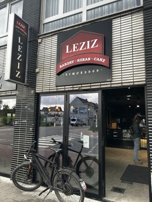 Ingang  at Leziz bakkerij en pitta in Vlaanderen