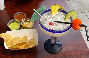 Chips, salsas, margarita at Taqueria la Mordida in Pacifica