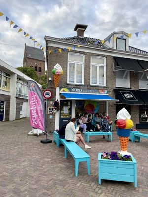 Outside  at scoop ice cream in Maryland