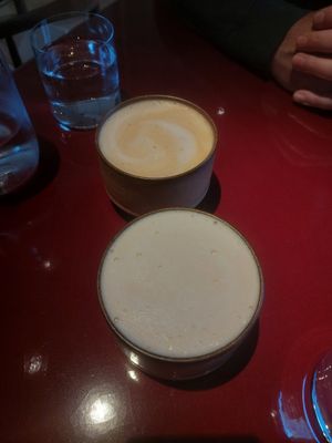 Cafe latte and thai tea inspired latte at lara  in Vienna