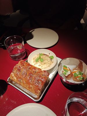 Delicious glazed focaccia with artichoke cream. Fried potato croquettes with yuzu dip 😋 at lara  in Vienna