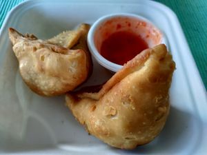 Yummy samosas at GoGreen in Kralendijk