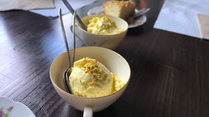 Delicious ice cream at Noush in Barcelona