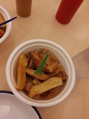 Potato wedges at Falafel Tof in Antwerpen