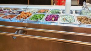 Buffet at Falafel Tof in Antwerpen