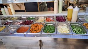 The choice of vegetables at Falafel Tof in Antwerpen