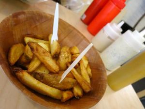 Chips in the Tof set at Falafel Tof in Antwerpen