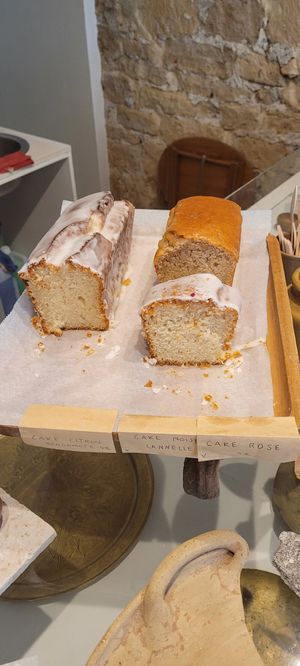 The only 3 food choices. They plan to propose more salted and sweet ones. at VESTIGES in Paris