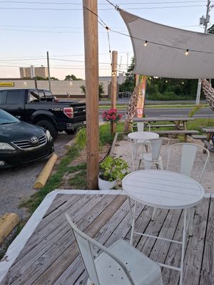 Outside seating at Sue's Thai Cafe in Panama City Beach