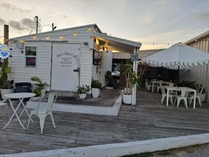Outside at Sue's Thai Cafe in Panama City Beach