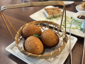 Fried mung bean buns  at LITE DIM SUM in Kaohsiung