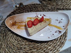 Tarta de queso de aguacate y lima at Terralma Cocina Viva in Madrid