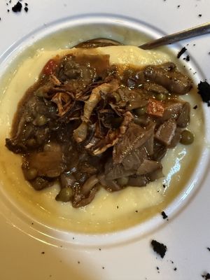 Guiso de hongos con puré de patata y chirivía   at Terralma Cocina Viva in Madrid
