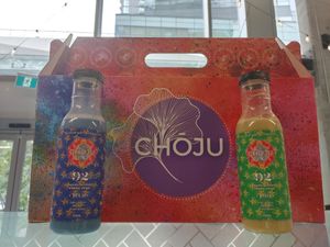 CHŌJU 
Organic vegan and plant-based smoothies 
Made with 92 minerals Seamoss 

Blend readily available blue spirulina and Moringa and ginger at Annalakshmi in Mississauga