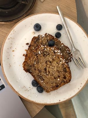 Veganes Bananenbrot  at Daddy Longlegs in Munich