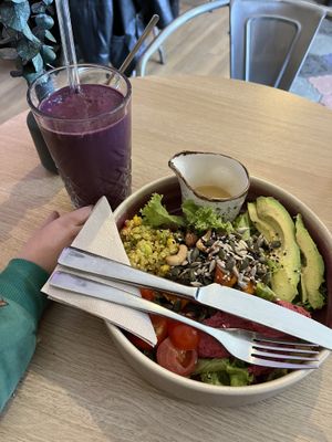 Bowl und Smoothie   at Daddy Longlegs in Munich